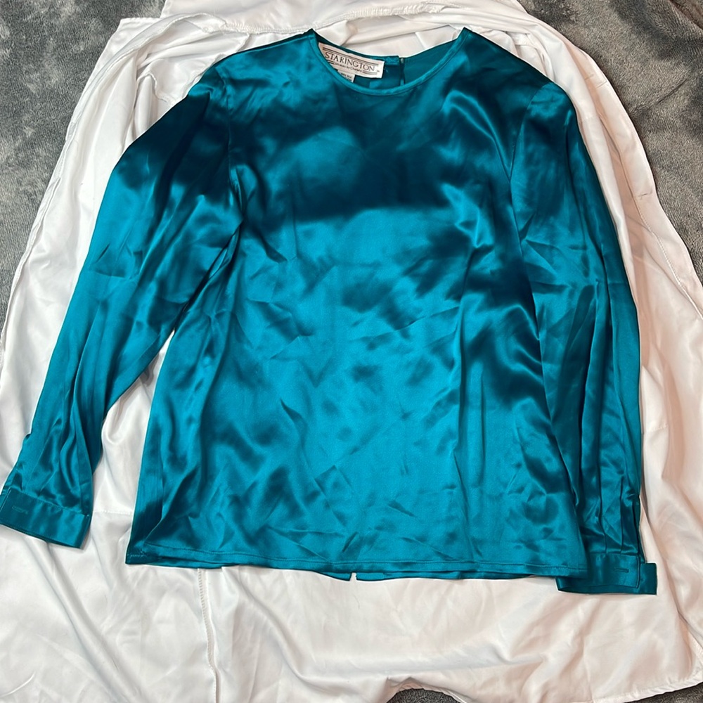 Blouse brand STARINGON BEAUTIFUL COLOR SIZE 6 satin style